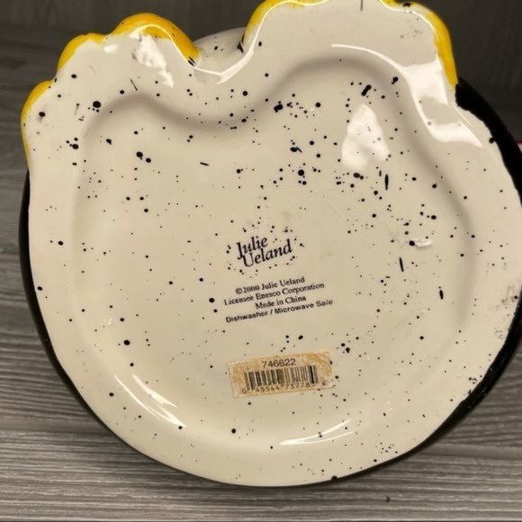 Julie Ueland penguin Christmas tea pot with scarf - Picture 6 of 7